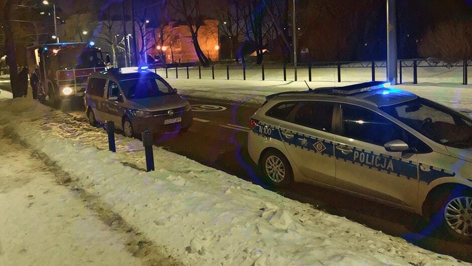 Radiowóz Policji i Straży Miejskiej samochód Straży Pożarnej