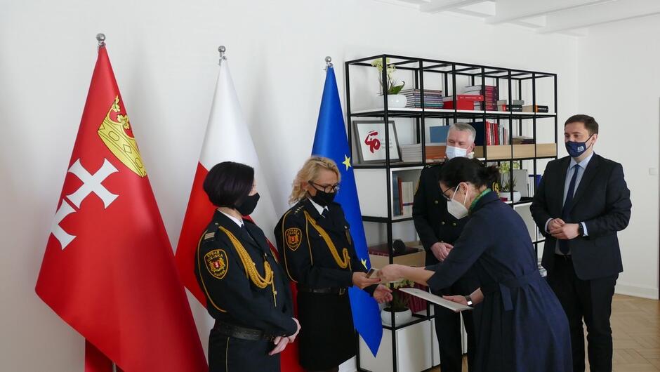 Prezydent Gdańska nagradza strazniczki miejskie